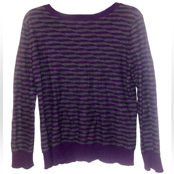 🔄 Gap Cotton Sweater 💜🖤 - Picture 4 of 11
